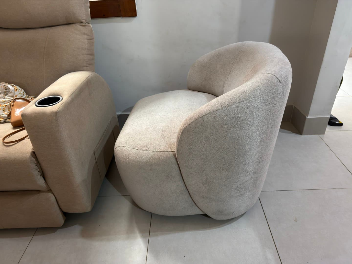 Design escultural em bouclé.